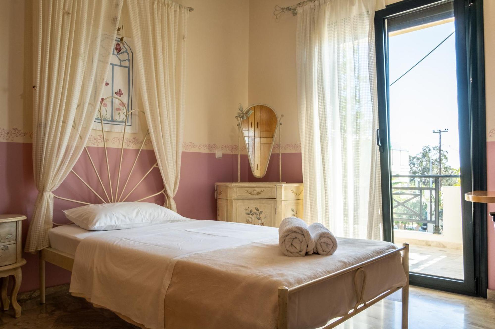 Spacious House In A Quiet Neighbourhood Ierápetra Екстериор снимка